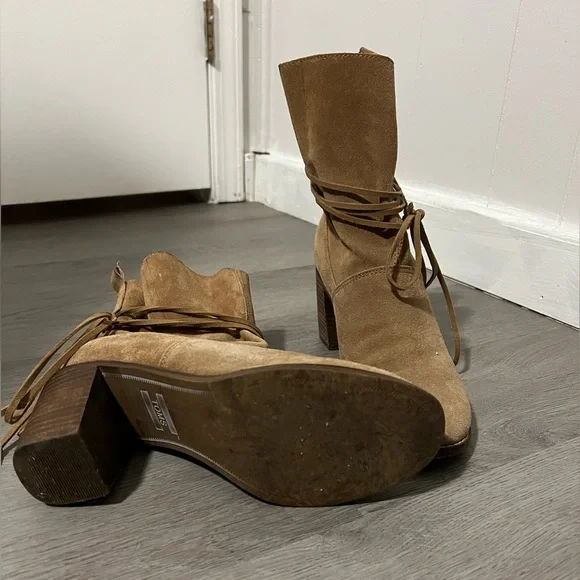 Like New Tom’s Mila Suede Ankle Boots